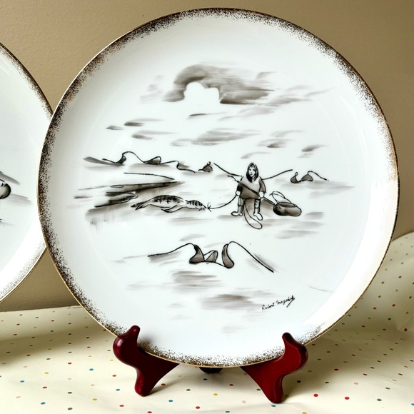 Set-2 VNTGAlaska Inuit Wild Hunt Plates Robert Mayokok TransferWare 10.25”rnd - Picture 15 of 16